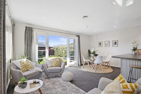 Photo of property in 6 Rossiter Avenue, Redwood, Christchurch, 8051