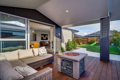 Photo of property in 15 Drabble Crescent, Papamoa Beach, Papamoa, 3118