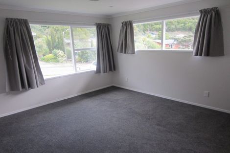 Photo of property in 11 Westhaven Drive, Tawa, Wellington, 5028