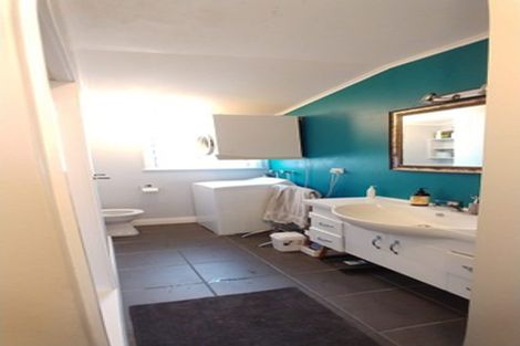 Photo of property in 82 Majoribanks Street, Mount Victoria, Wellington, 6011