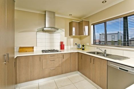 Photo of property in 20 Sonoma Crescent, Oteha, Auckland, 0632