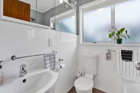 Photo of property in 13 Kowhai Street, Strandon, New Plymouth, 4312