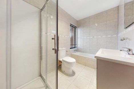 Photo of property in 1 Waylen Place, Burswood, Auckland, 2013