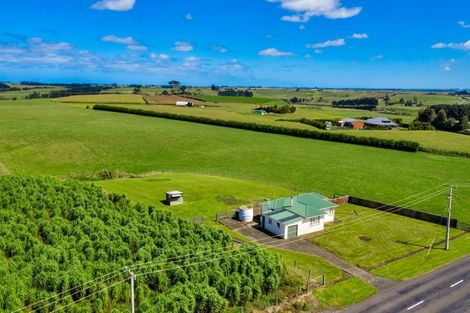 Photo of property in 253 Mawhitiwhiti Road, Normanby, Hawera, 4675