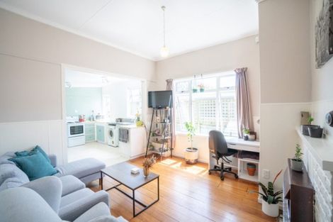 Photo of property in 40 Kingswood Street, Takaro, Palmerston North, 4412