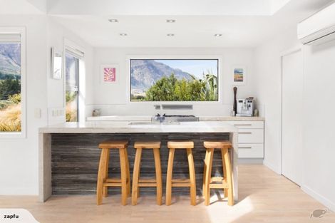 Photo of property in 13 Magnolia Place, Frankton, Queenstown, 9300