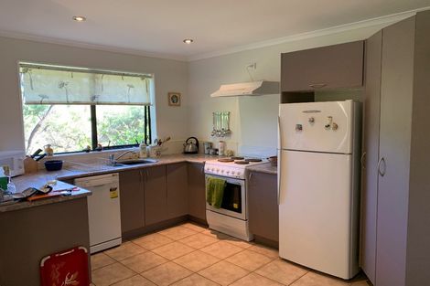 Photo of property in 42 Savoy Road, Orewa, 0931