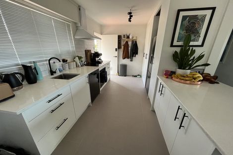 Photo of property in 1 Pleasant Road, Glen Eden, Auckland, 0602