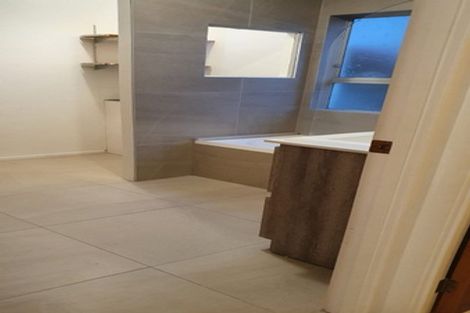 Photo of property in 36 Sunset Road, Unsworth Heights, Auckland, 0632