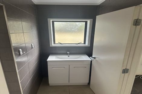 Photo of property in 12 Miller Road, Mangere Bridge, Auckland, 2022