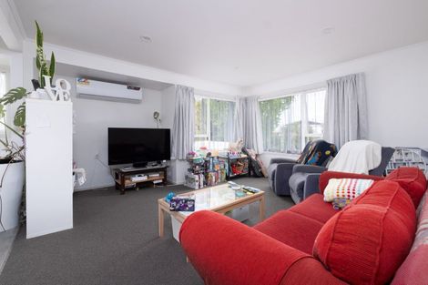 Photo of property in 32 Marlborough Avenue, Glenfield, Auckland, 0629