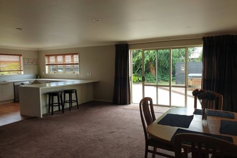 Photo of property in 15 Dinglebay Place, Casebrook, Christchurch, 8051