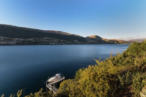 Photo of property in 11 Mincher Road, Kelvin Heights, Queenstown, 9300