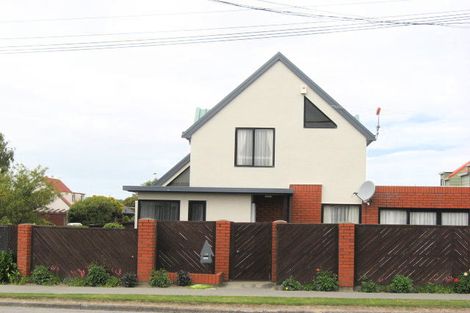 Photo of property in 2/10 Nortons Road Avonhead Christchurch City