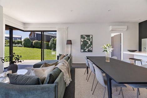 Photo of property in 6 Pendeen Crescent, Jacks Point, Queenstown, 9371