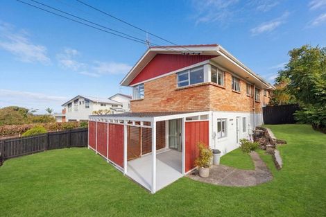 Photo of property in 1/15 Zion Road, Birkenhead, Auckland, 0626