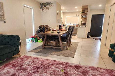 Photo of property in 17 Orona Place, Takanini, 2112