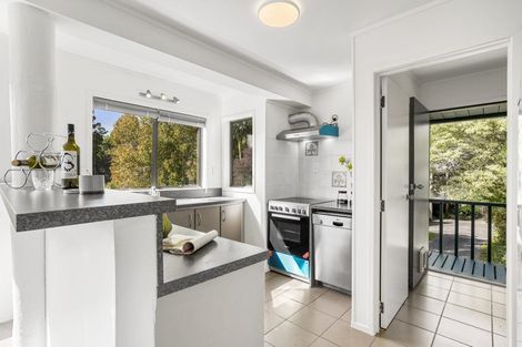 Photo of property in 8 Lynngate Place, Hillcrest, Auckland, 0627