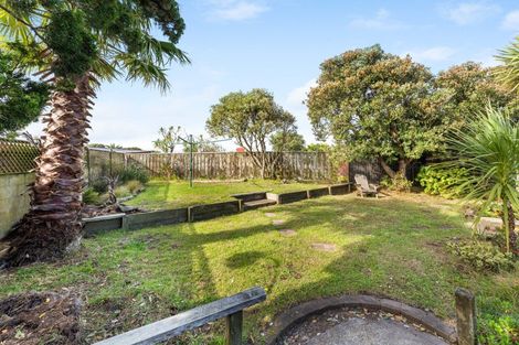 Photo of property in 6 Tainui Street, Castlecliff, Whanganui, 4501