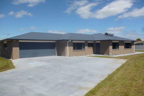 Photo of property in 379 Waihi Road, Normanby, Hawera, 4614