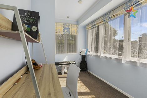 Photo of property in 10 Holyoake Crescent, Avalon, Lower Hutt, 5011