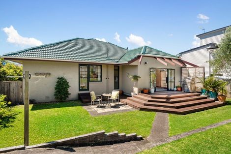 Photo of property in 4 Takutai Avenue, Bucklands Beach, Auckland, 2012