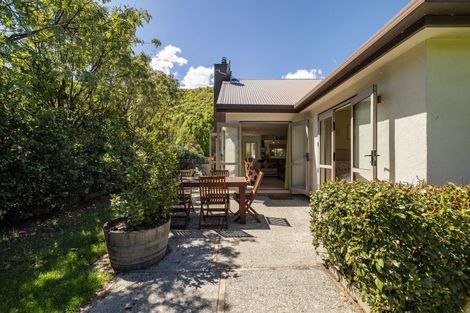Photo of property in 12 Alexander Place, Arrowtown, 9302