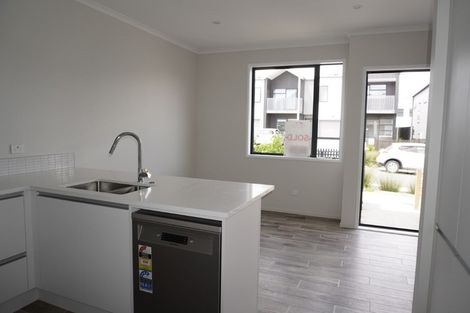 Photo of property in 16 Wai Place, Westgate, Auckland, 0614