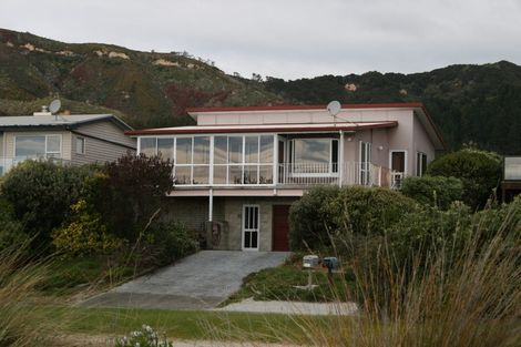 Photo of property in 1110 Abel Tasman Drive, Ligar Bay, Takaka, 7183