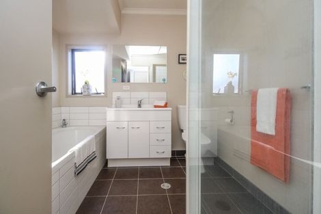 Photo of property in St Claire Village, 8/172 Mcleod Road, Te Atatu South, Auckland, 0610
