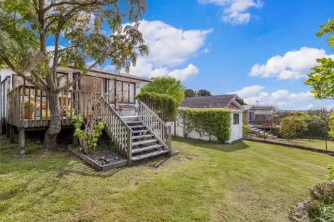Photo of property in 17 Armagh Road, Blockhouse Bay, Auckland, 0600
