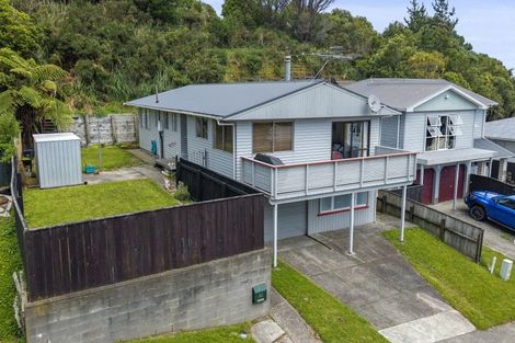 Photo of property in 32 Kingsley Street, Stokes Valley, Lower Hutt, 5019