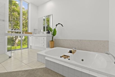 Photo of property in 2/9 The Esplanade, Castor Bay, Auckland, 0620