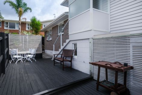 Photo of property in 11 Divich Avenue, Te Atatu South, Auckland, 0610