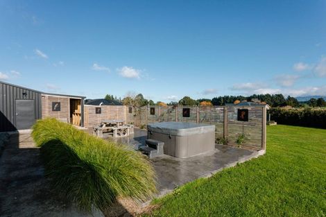 Photo of property in 77120a State Highway 2, Dannevirke, 4977