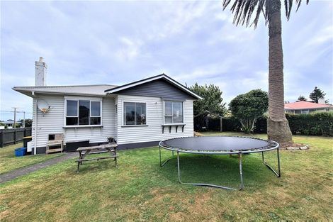 Photo of property in 138 Tasman Street, Opunake, 4616