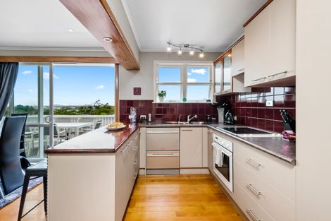 Photo of property in 11 Divich Avenue, Te Atatu South, Auckland, 0610