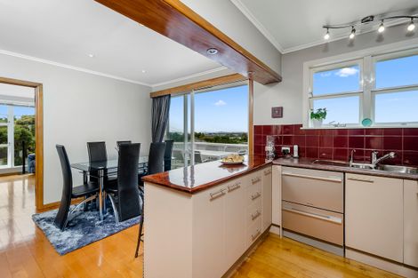 Photo of property in 11 Divich Avenue, Te Atatu South, Auckland, 0610