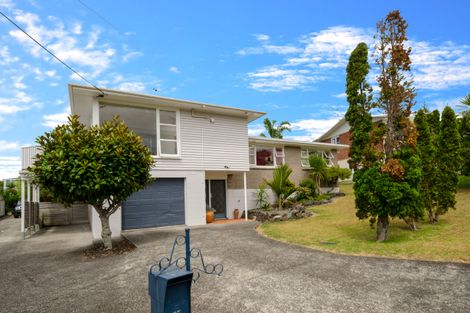 Photo of property in 11 Divich Avenue, Te Atatu South, Auckland, 0610