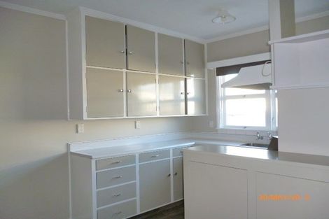 Photo of property in 2/210 Grove Road, Mayfair, Hastings, 4122