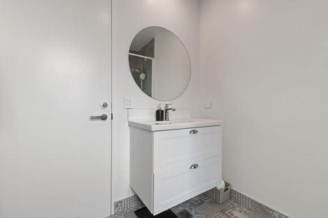 Photo of property in 2/24 Devon Street, Sydenham, Christchurch, 8023