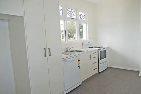 Photo of property in 32 Balmoral Street, Oamaru North, Oamaru, 9400