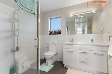 Photo of property in 11 Regis Park Drive, Pukekohe, 2120