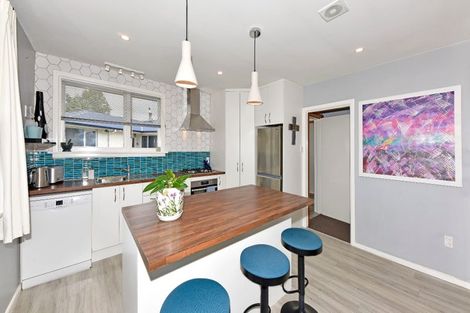 Photo of property in 16 Adams Place, Woolston, Christchurch, 8023