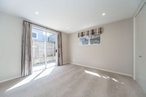 Photo of property in 7a Shortland Street, Khandallah, Wellington, 6035