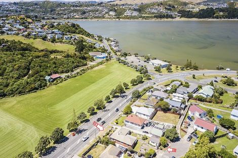 Photo of property in 130 Main Road, Titahi Bay, Porirua, 5022