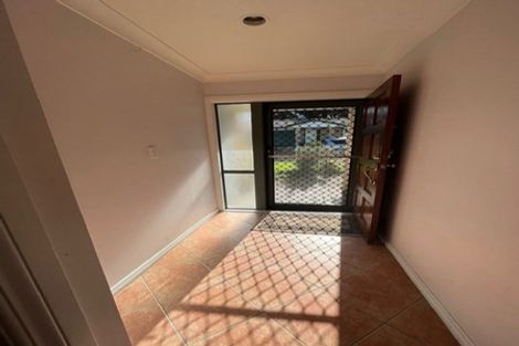 Photo of property in 10 Glenveagh Park Drive, Weymouth, Auckland, 2103