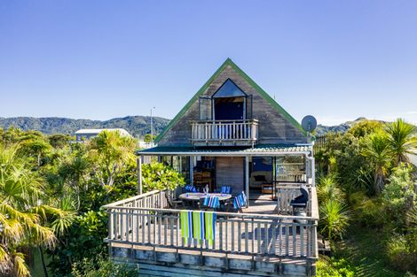 Photo of property in 52 Cullen Street, Mangawhai Heads, Mangawhai, 0505