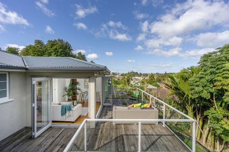 Photo of property in 1/25 Wolsley Avenue, Milford, Auckland, 0620