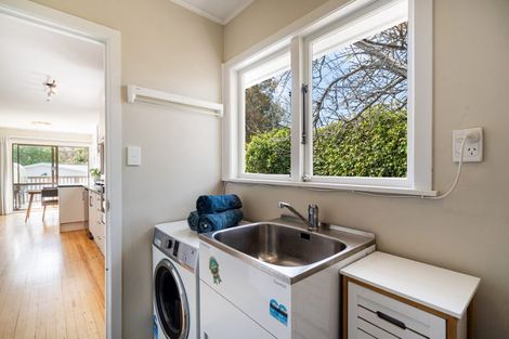 Photo of property in 27 Lynden Avenue, Hillcrest, Auckland, 0627